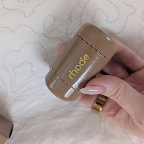 Rhode Pocket Blush - Picture 3 of 5